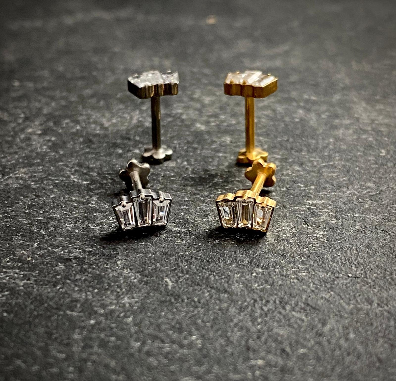 SKU:SG4282 Product Details: Type: Internally Threaded Labret Available Sizes: 1.2 × 8 mm